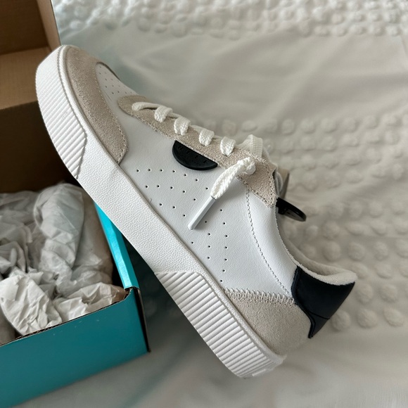 Reef Women's Lay Day Seas Sneakers - Cream and Black - Picture 4 of 5